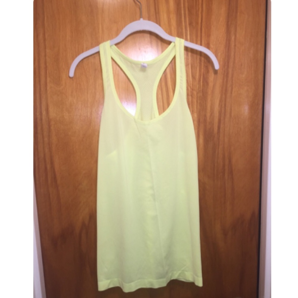 UNDER ARMOUR heat gear tank, size L, pale yellow